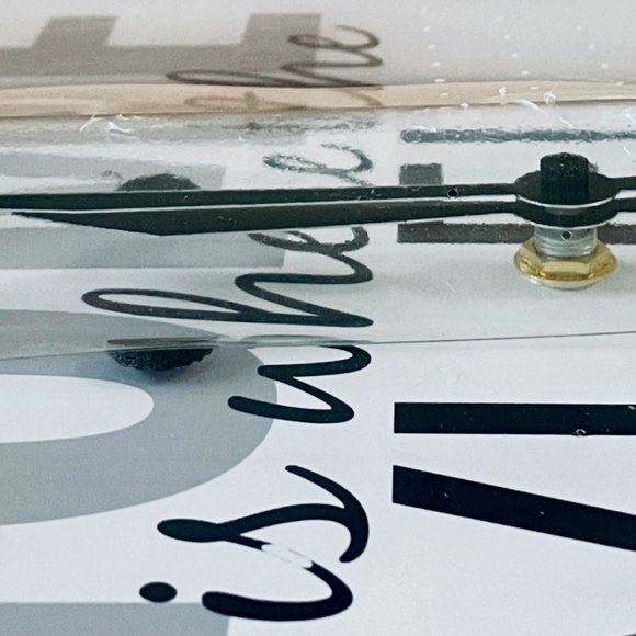 🆕 Quartz Wall Clock ~ “HOME IS WHERE THE WIFI CONNECTS AUTOMATICALLY” - Picture 4 of 8